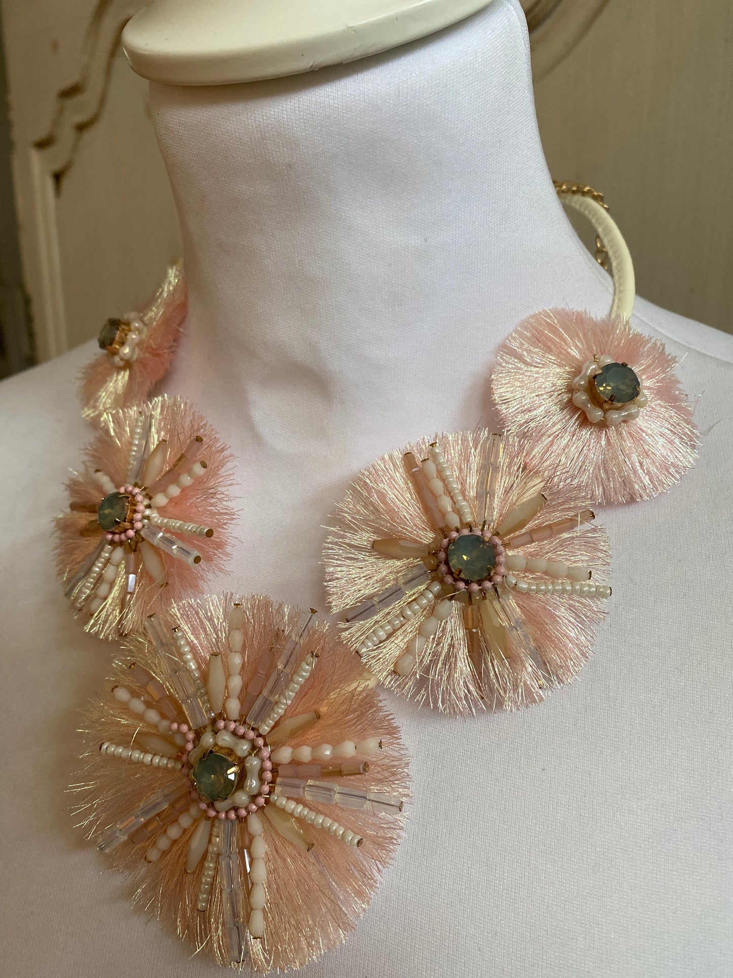 Collier irisé Rose poudré