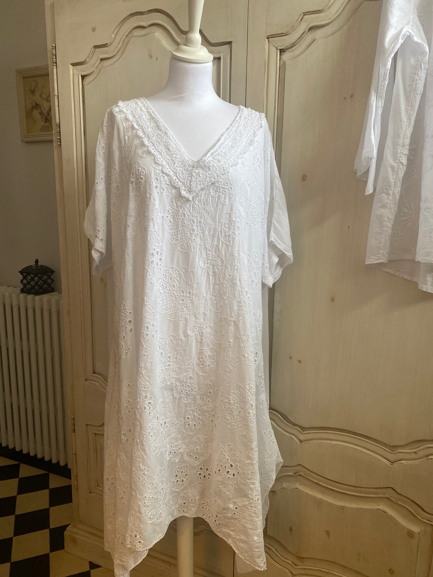 Robe Bilitis blanche convient du 42 au 48 