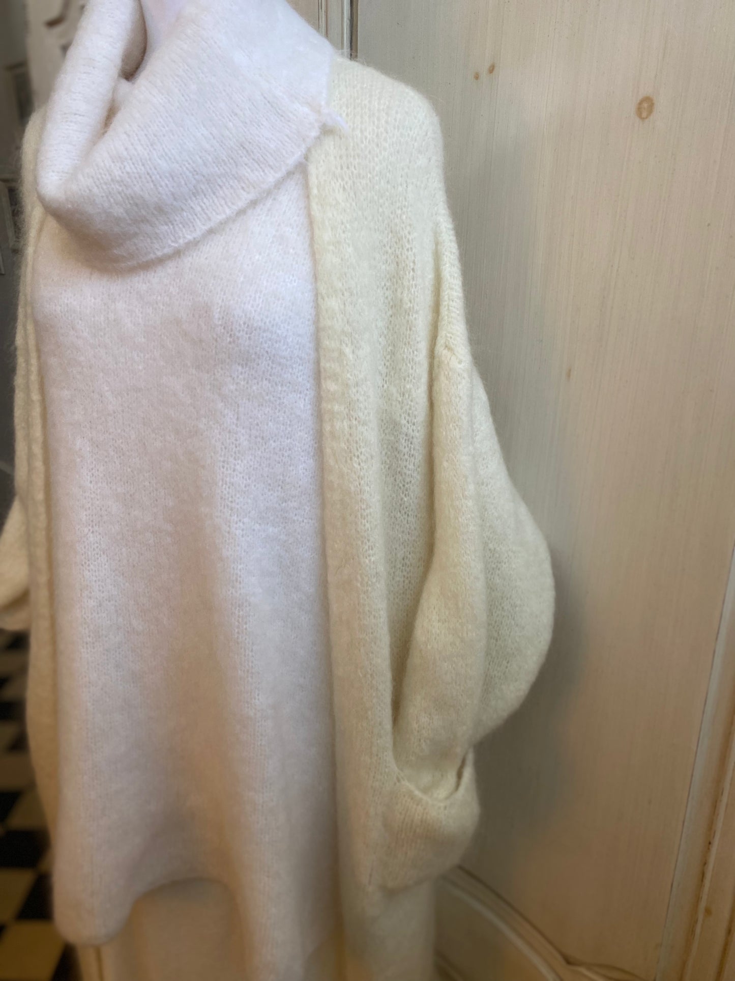 Pull-Poncho creme convient du 40 au 54