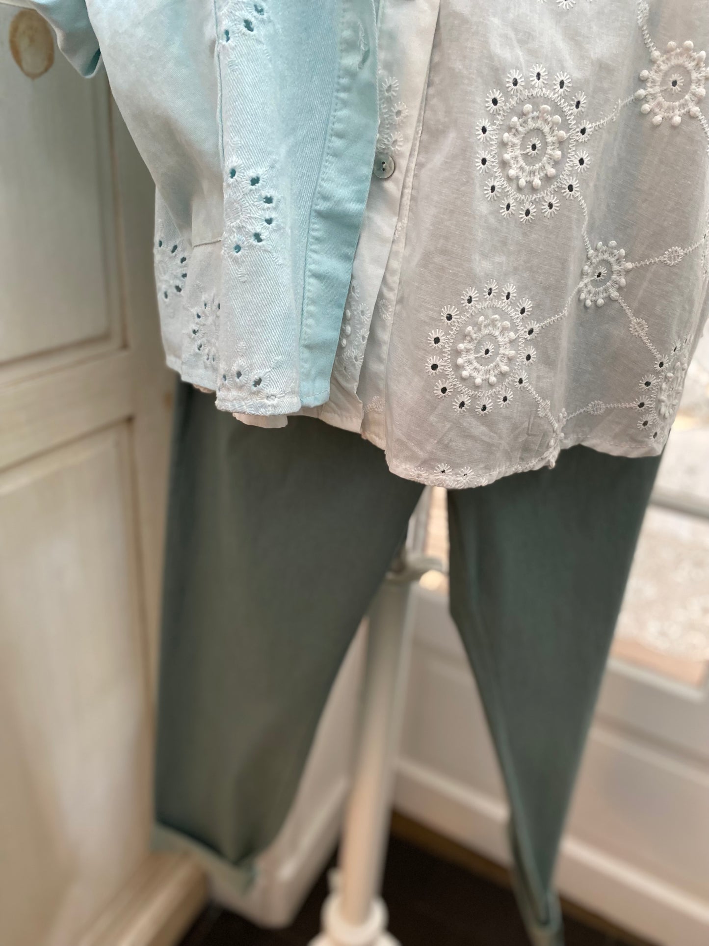 Tenue Aqua 4 pièces convient du 42 au 48