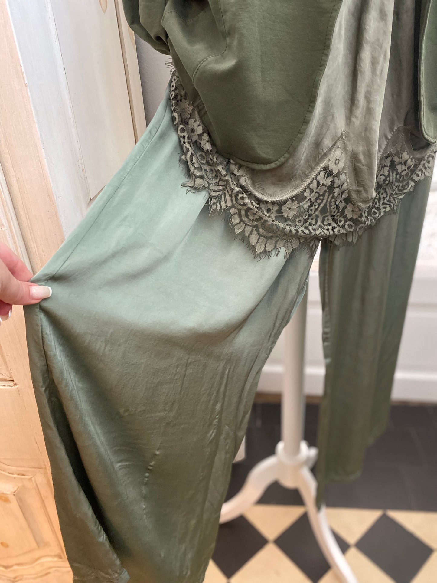 Tenue Bony 4 pièces convient du 42 au 50