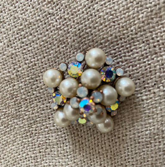 Broche Etoile crème irisée