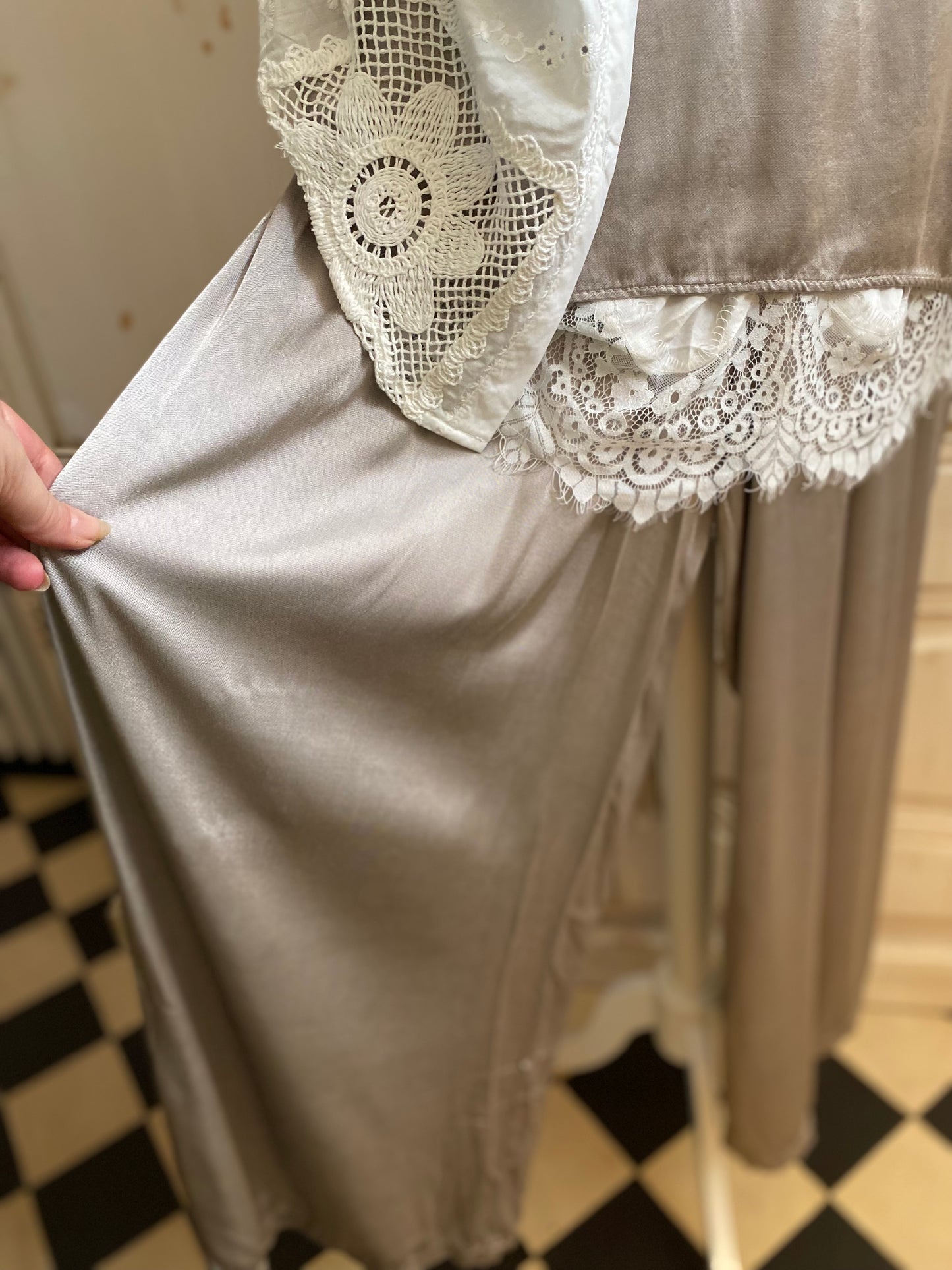 Palazzo gris taupe du 40 au 50