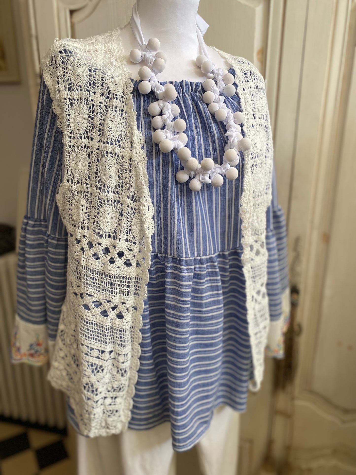 Tenue Lilia 4 pieces convient du 40 au 46