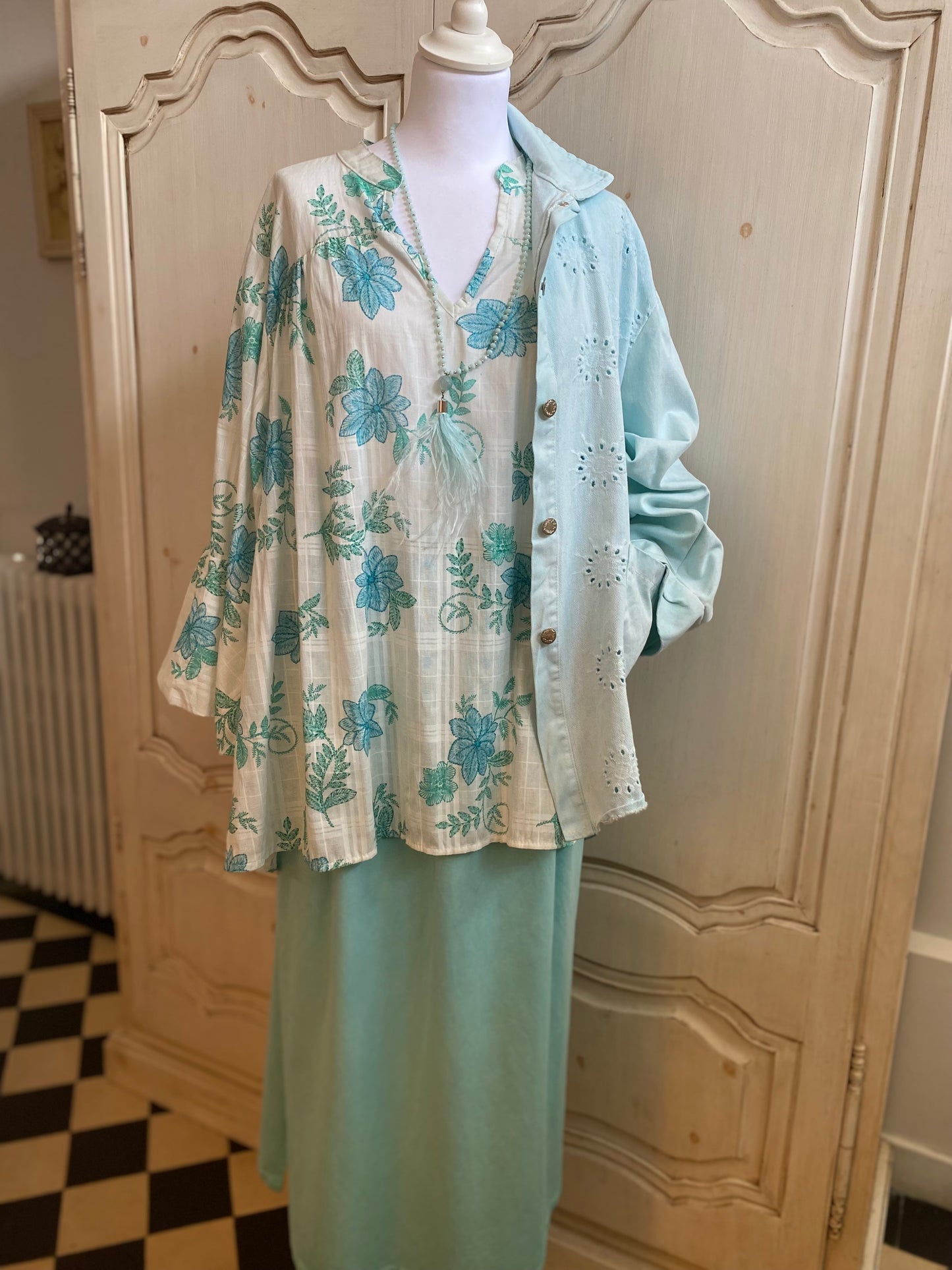 Tenue Aqua 4 pièces convient du 42 au 50
