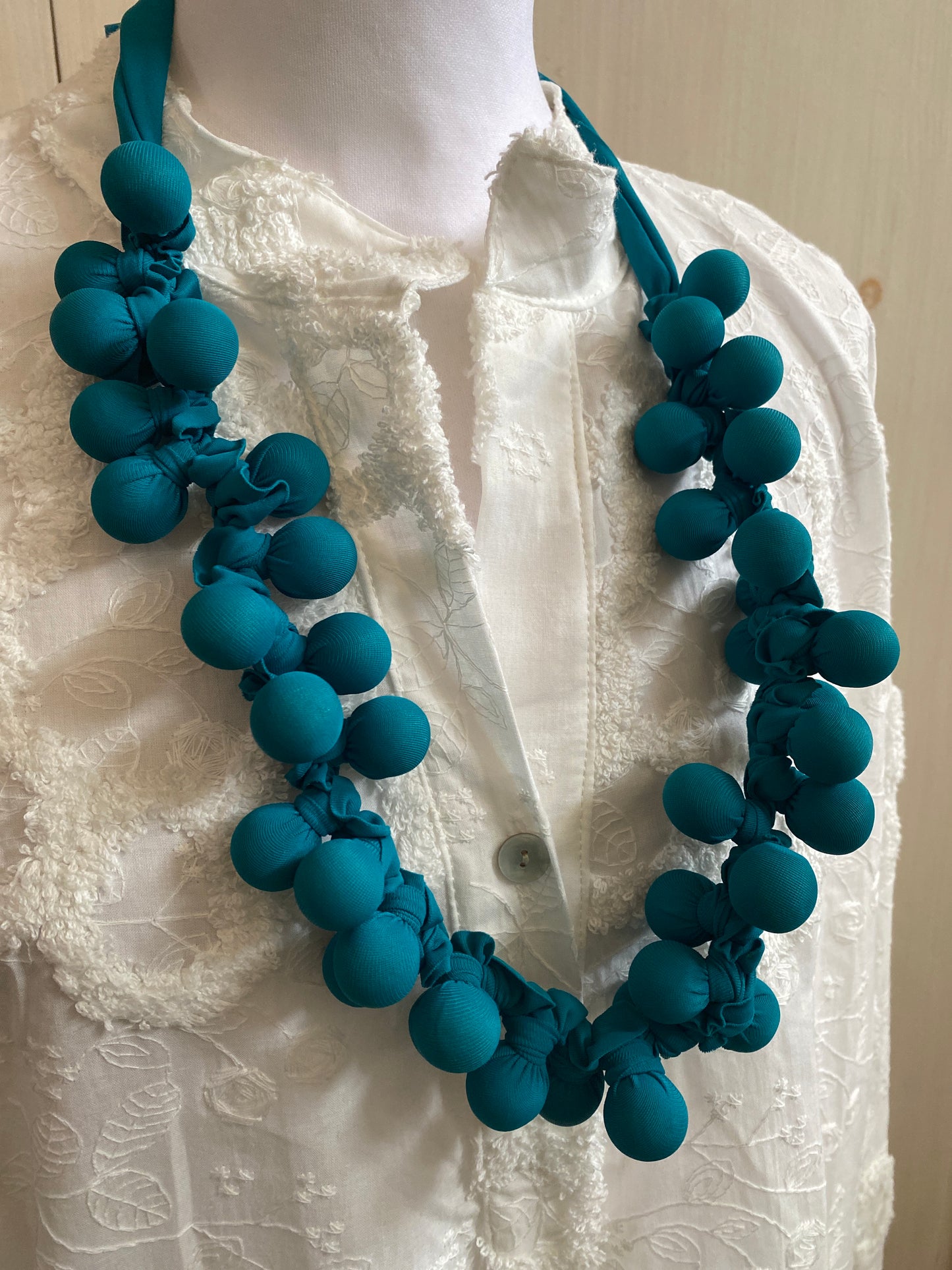 Collier Bleu Canard
