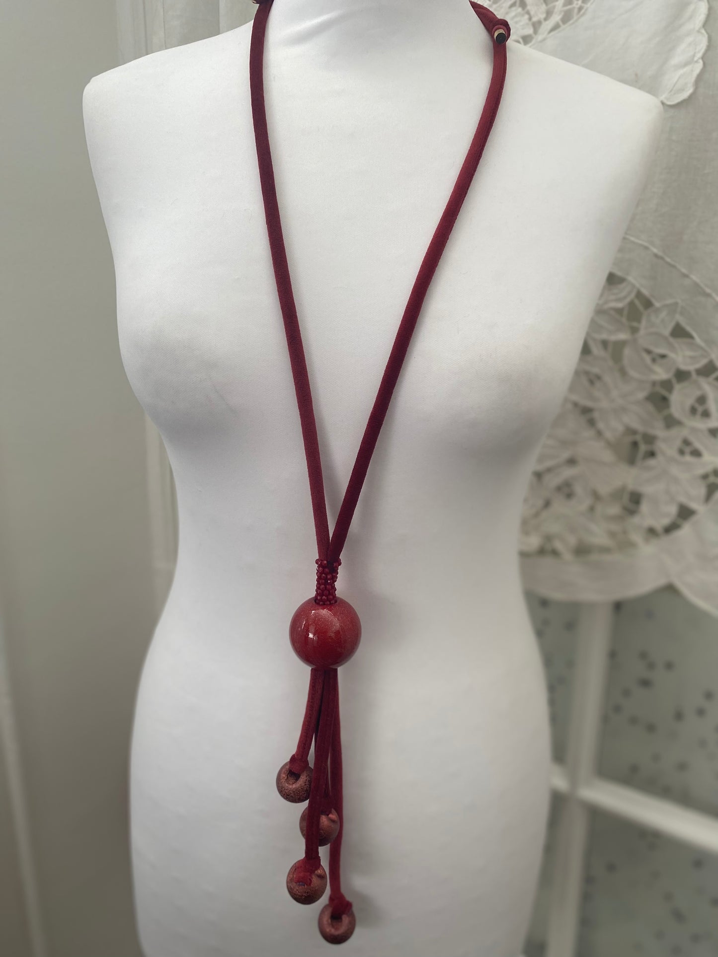 Sautoir Boule scintillante bordeaux