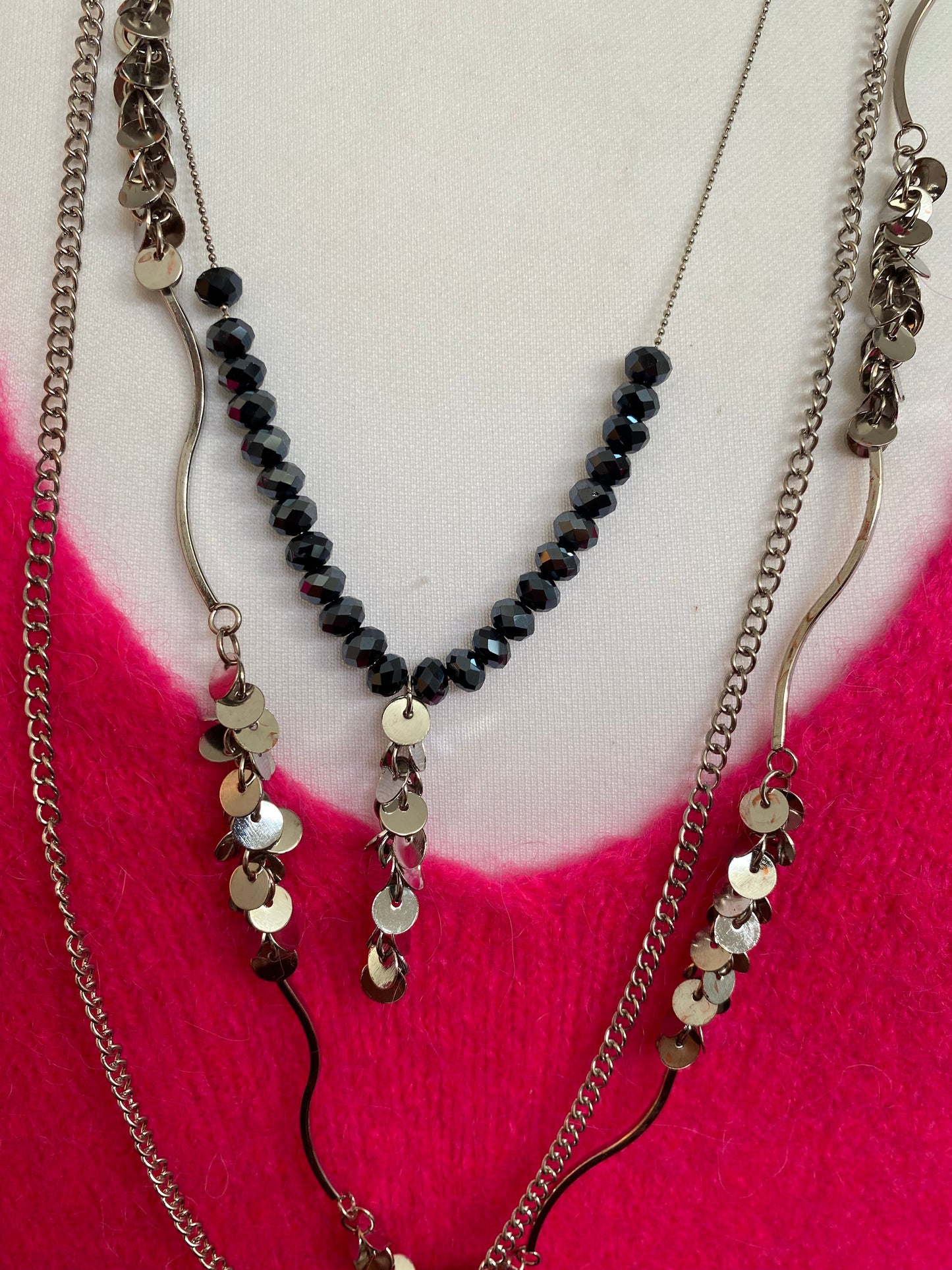 Sautoir pétales gris