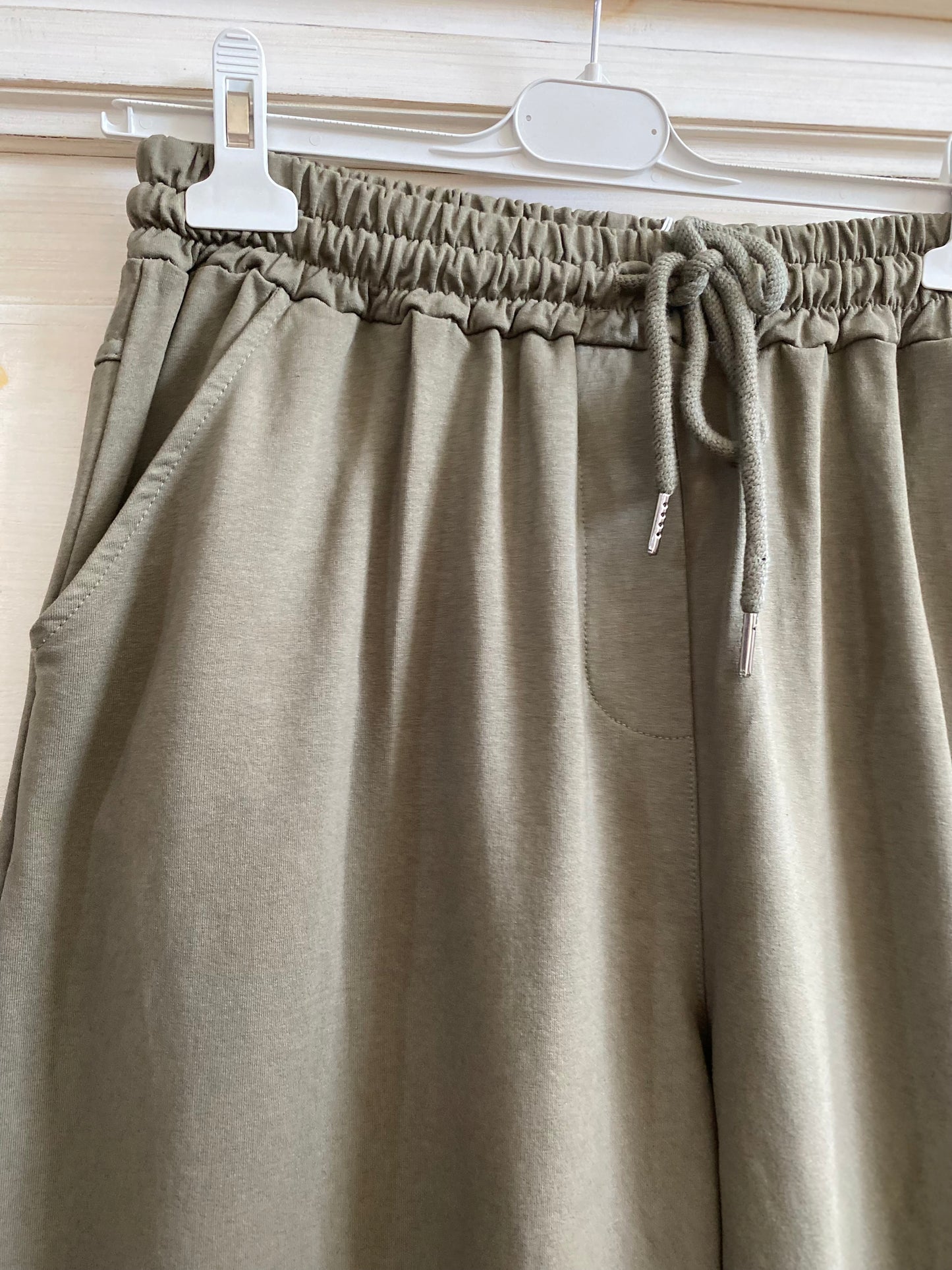 Pantalon kaki sweet convient du 40 au 46