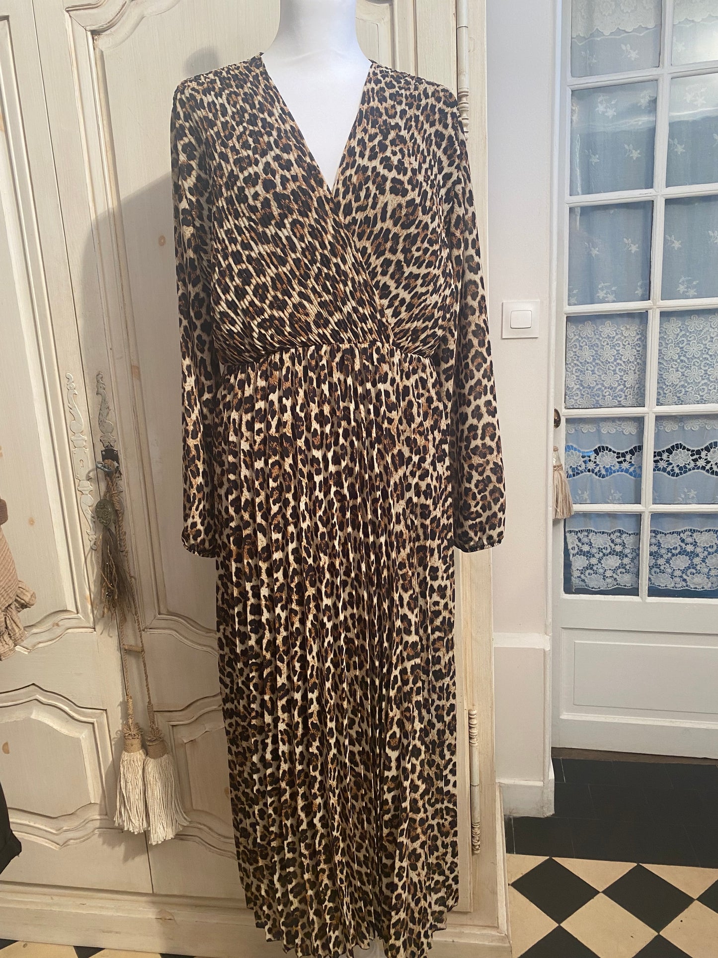 Robe panthère convient du 42 au 48
