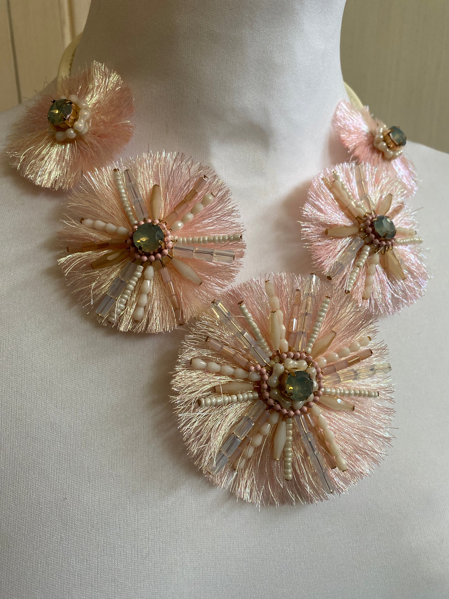 Collier irisé Rose poudré