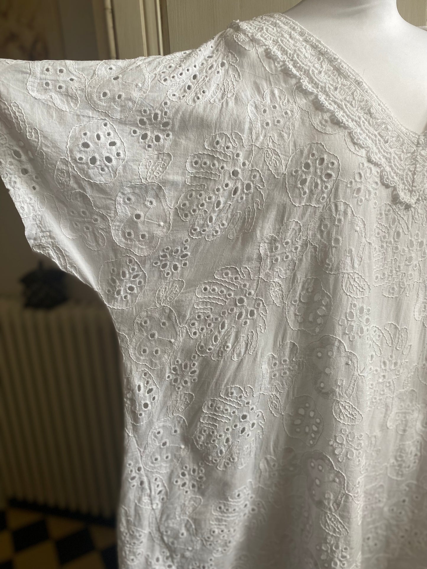 Robe Bilitis blanche convient du 42 au 48 