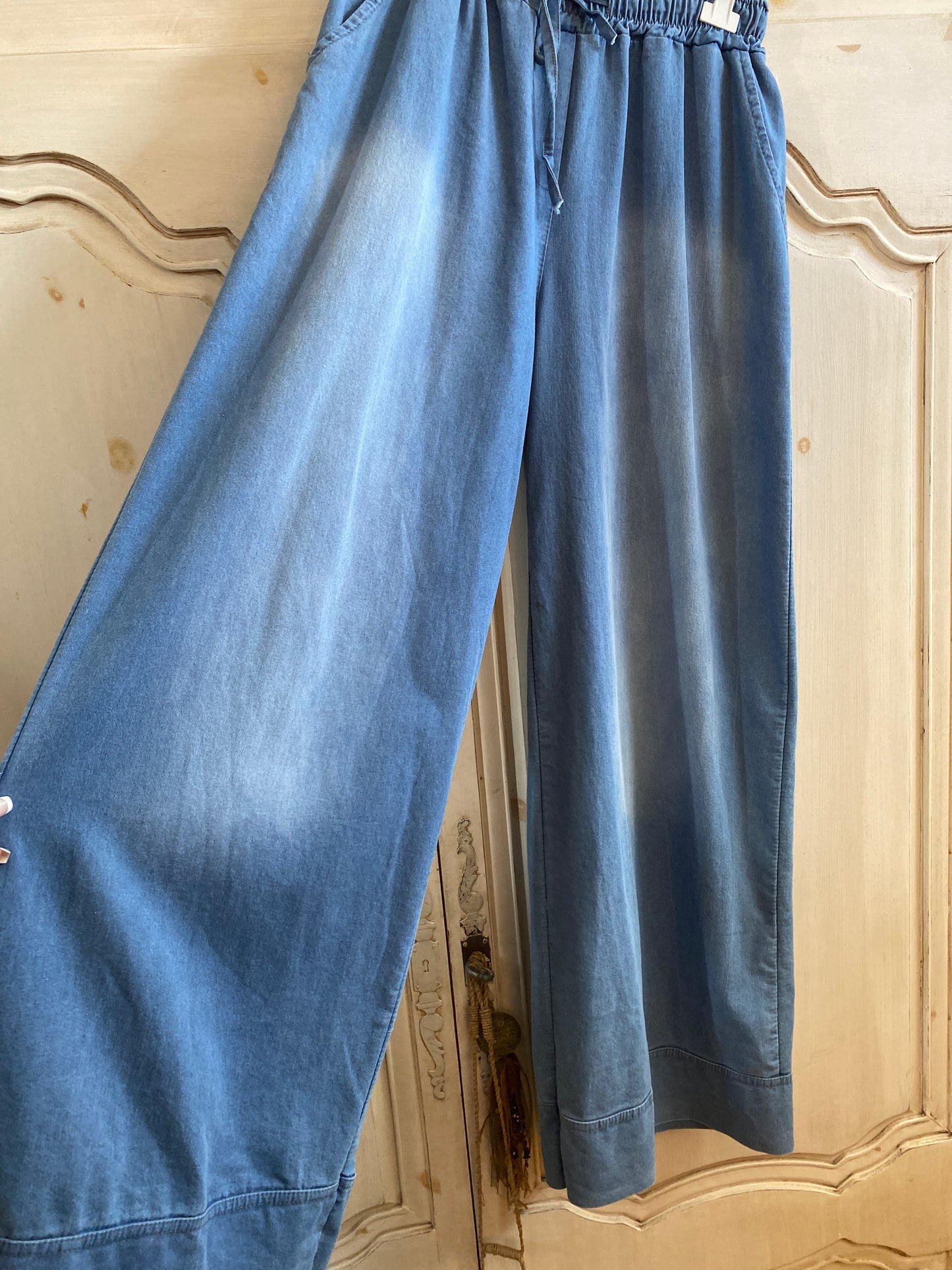 Jeans clair palazzo convient du 44 au 52