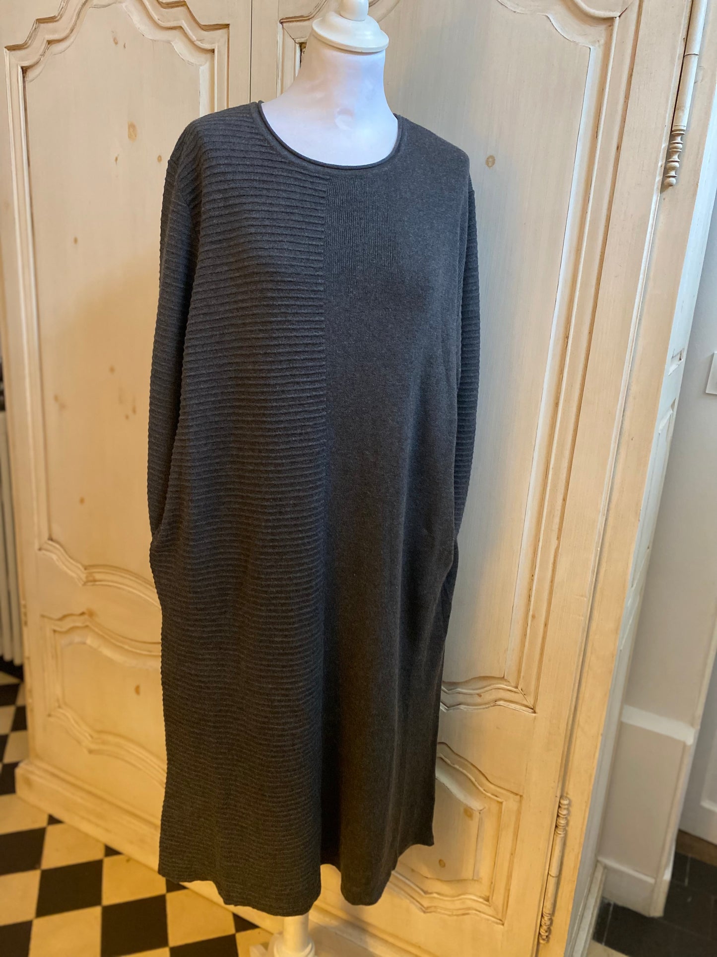 Robe grise convient du 42 au 48/50