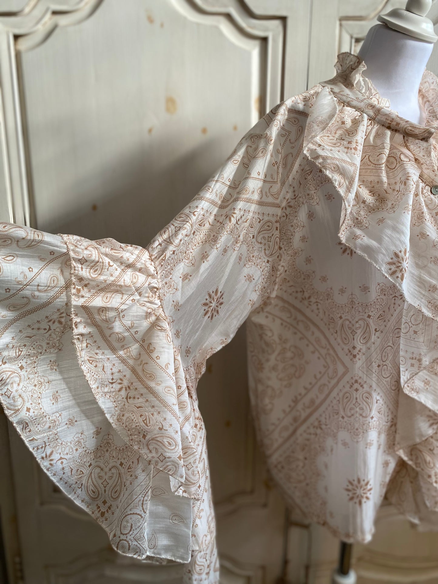 Blouse Olivia crème convient du 42 au 48
