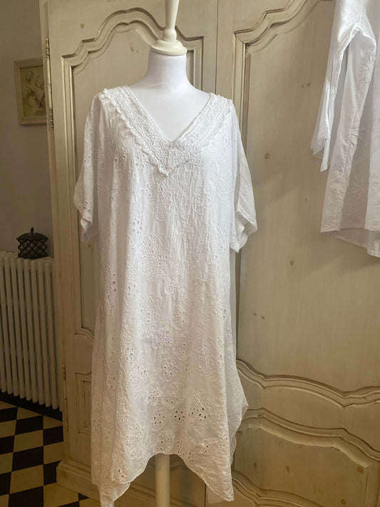 Robe Bilitis blanche convient ￼du 42 au 48 ￼