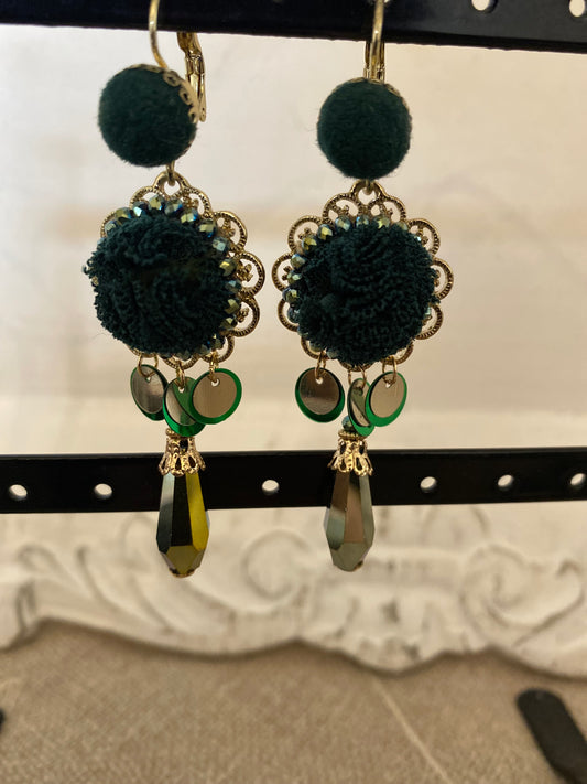 Boucle verte pompon