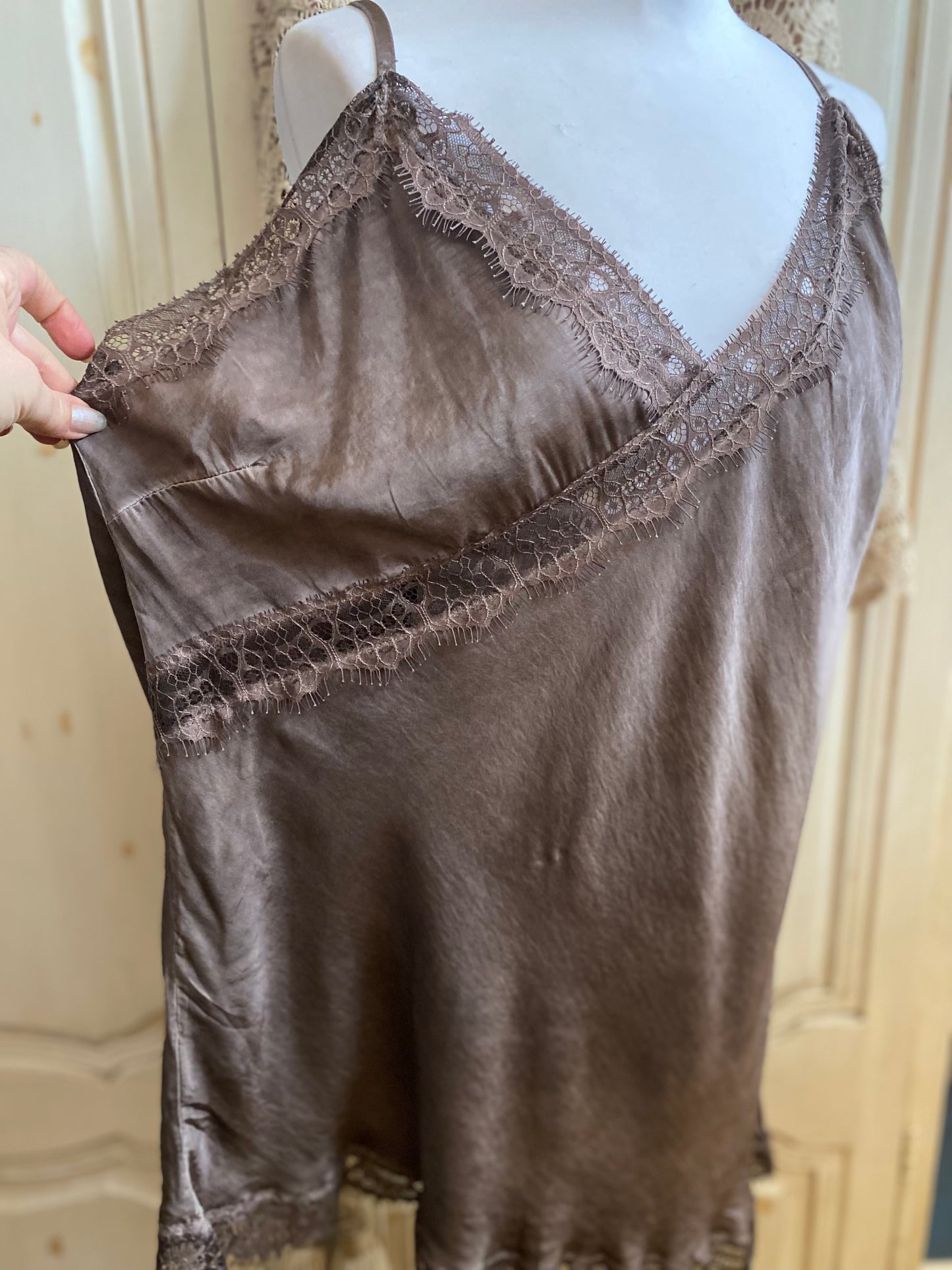Top en pointe choco convient du 42 au 50