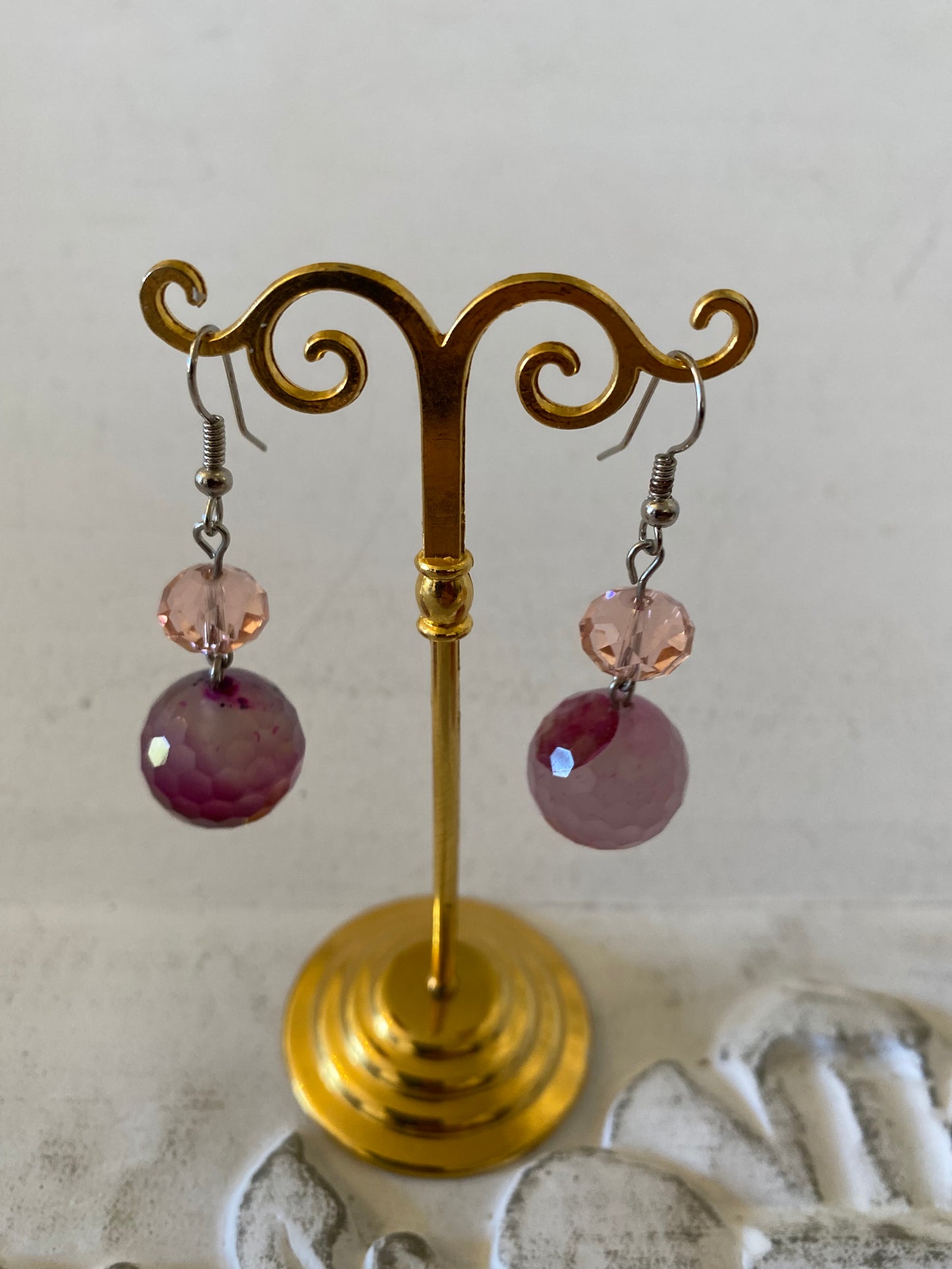 Boucle d’oreille Chris,de roche. Rose ￼