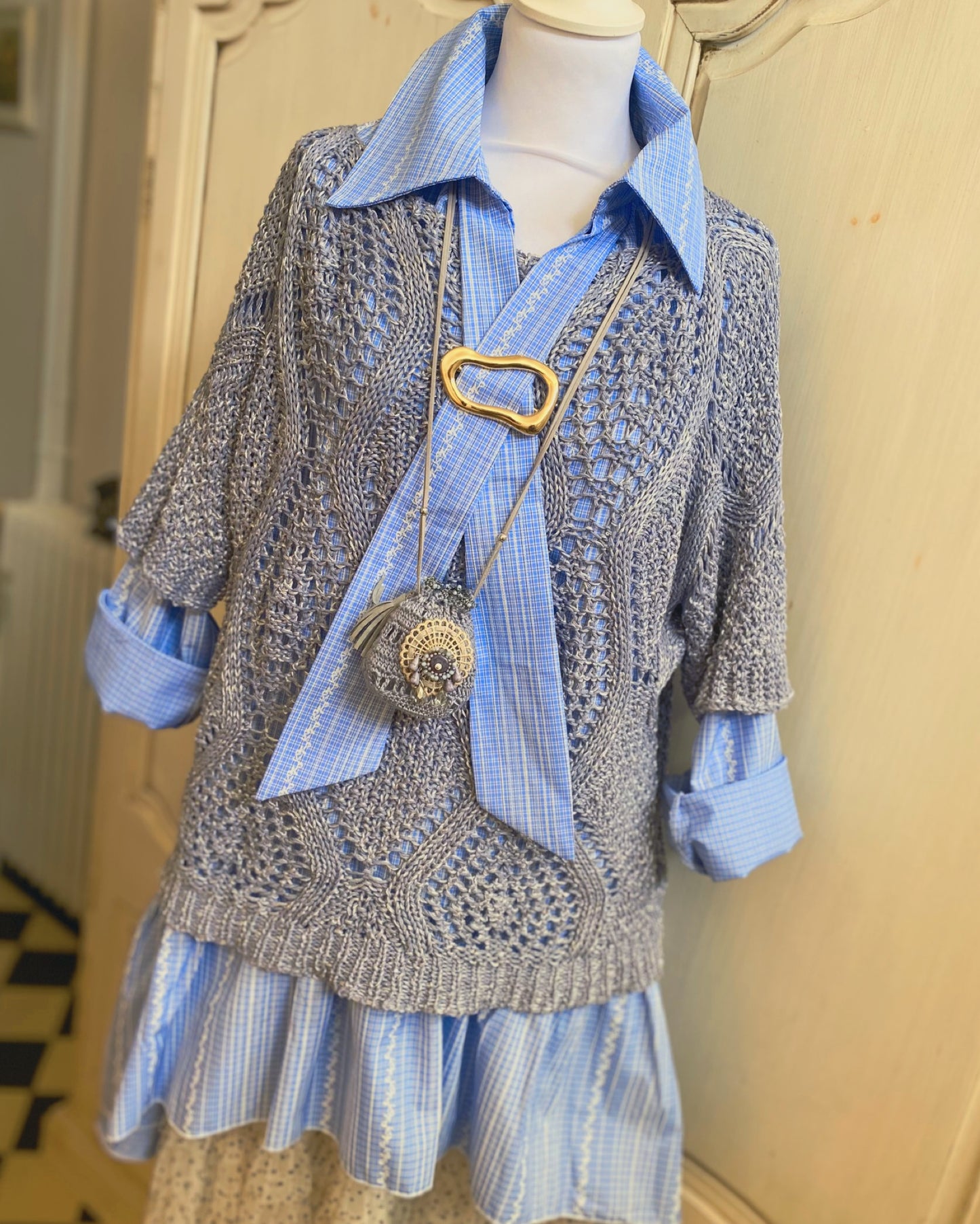 Tenue 4 pieces Cecilia convient du 38 au 46
