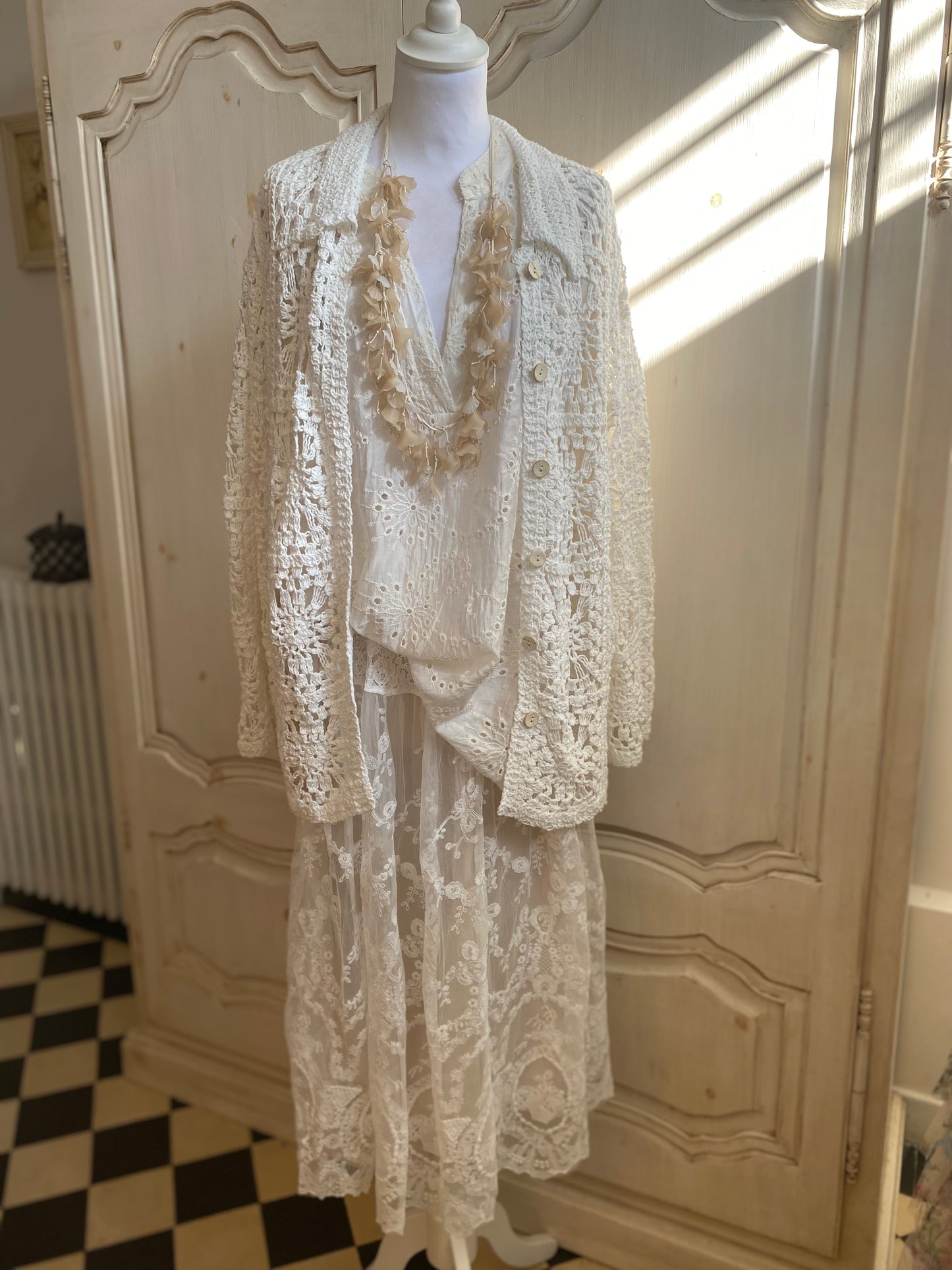Tenue Loona 4 pièces convient du 38 au 46