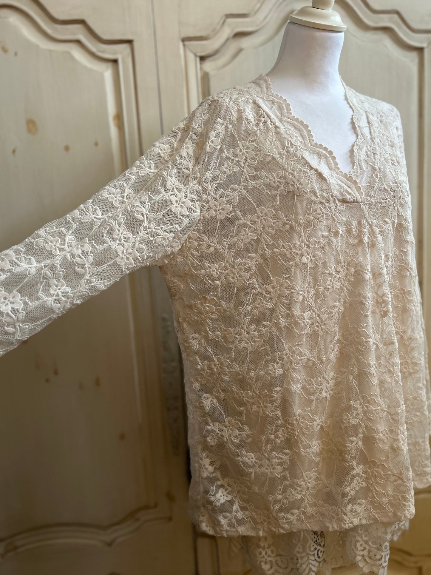 Tenue Glam crème convient du 42 au 50