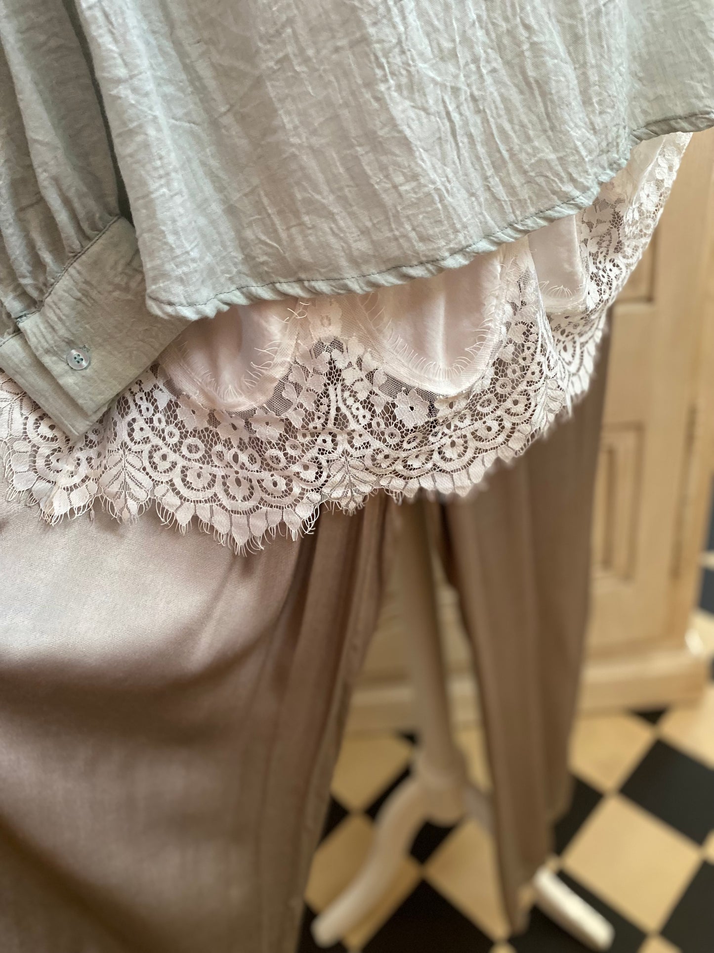 Promo Tenue Azur 4 pieces convient du 42 au 48