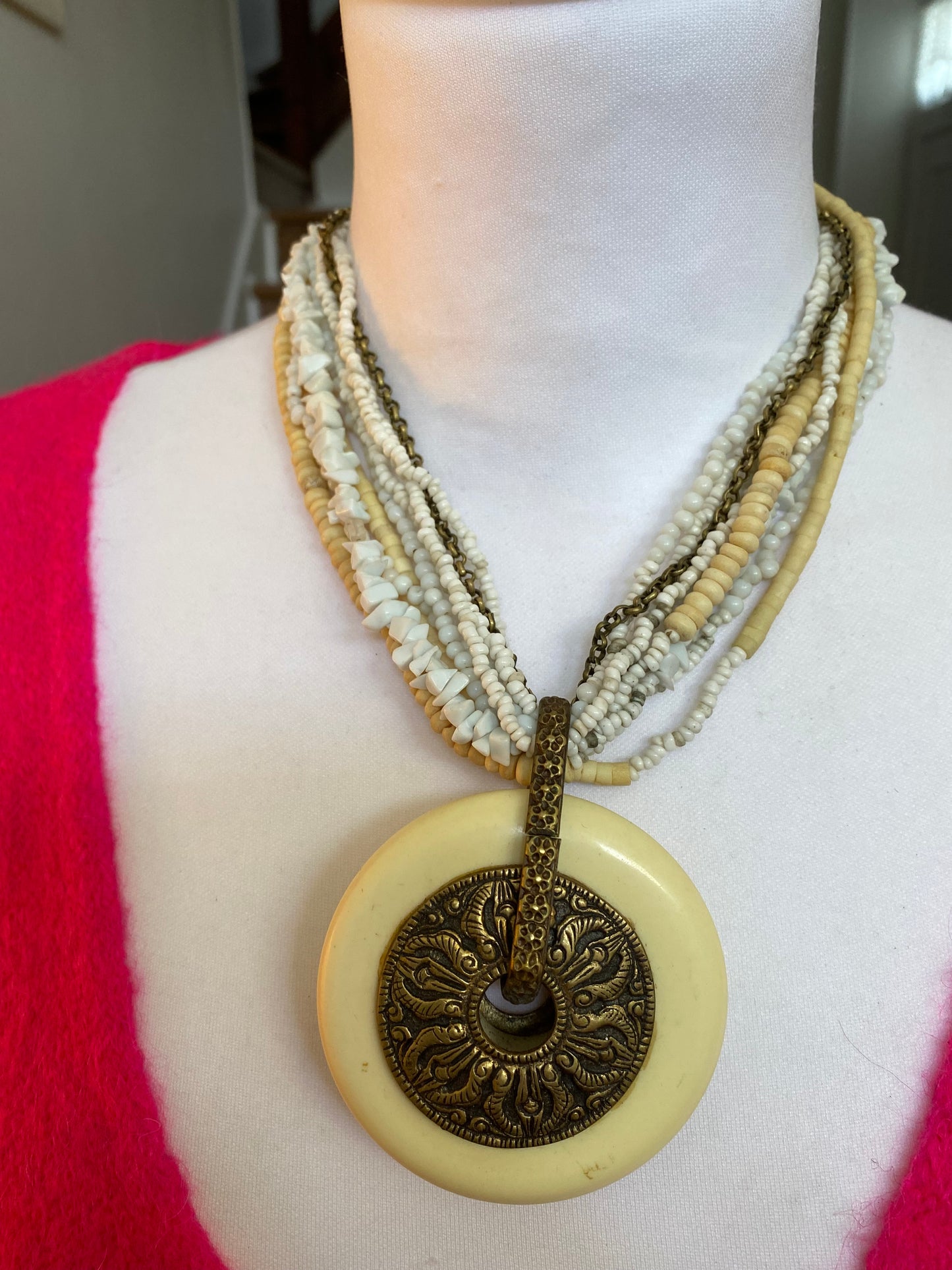 Collier mandala crème