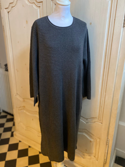 Robe grise convient du 42 au 48/50