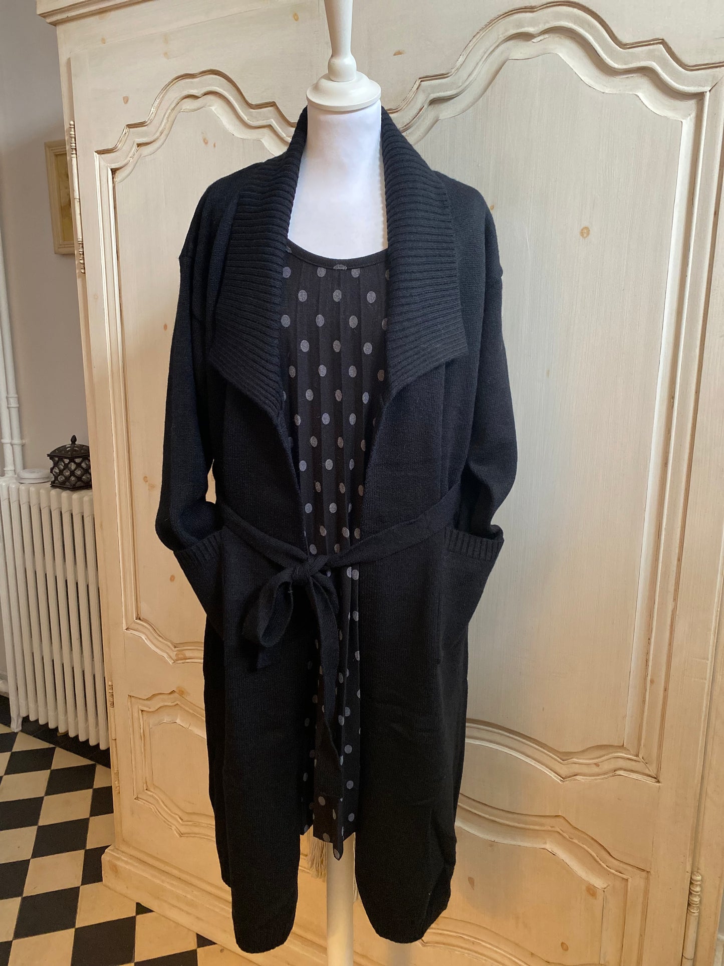 Promo Tenue 2 pièces noire du 40 au 46+