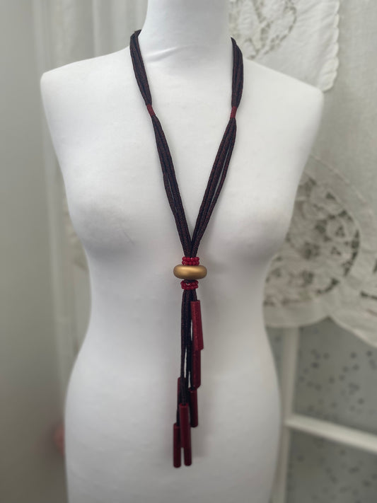 Collier Cravate bordeaux