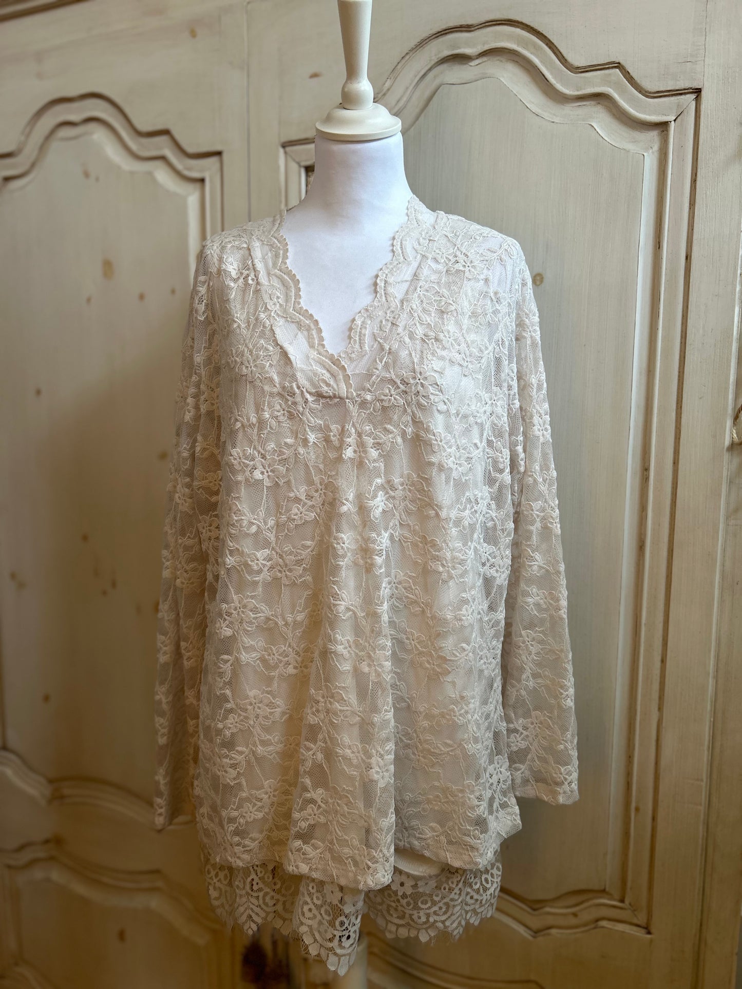 Tenue Glam crème convient du 42 au 50