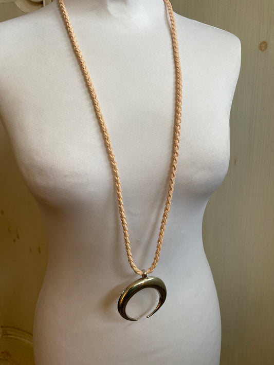 Collier porte bonheur rose