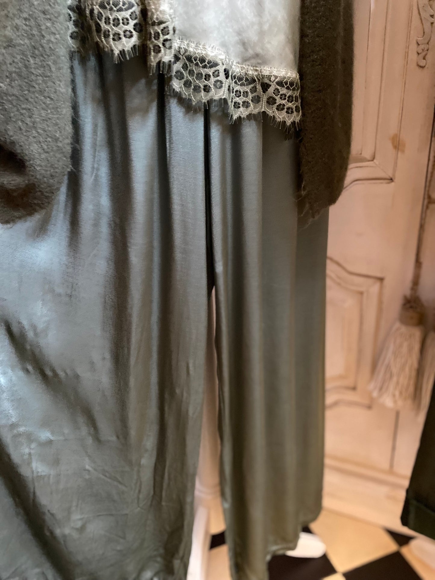 Tenue Louisa 4 pieces du 42 au 48