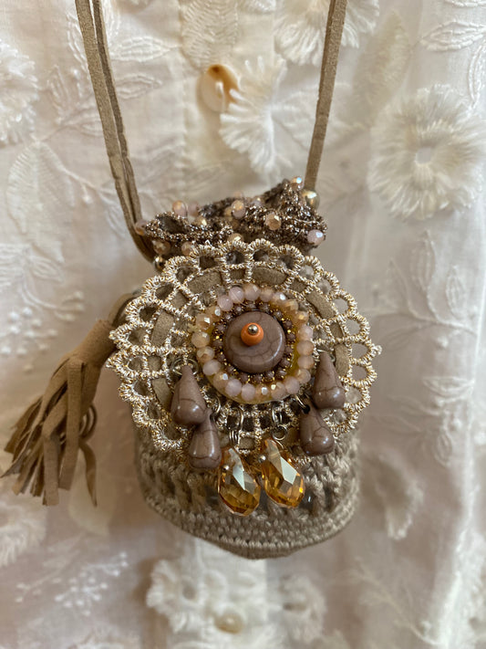 Grimoire taupe