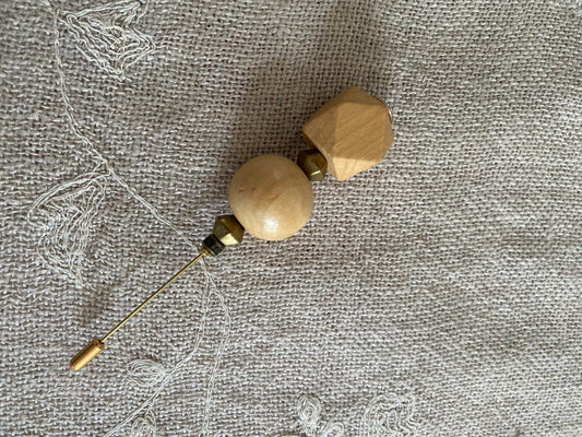 Broche pic à chapeau ficelle