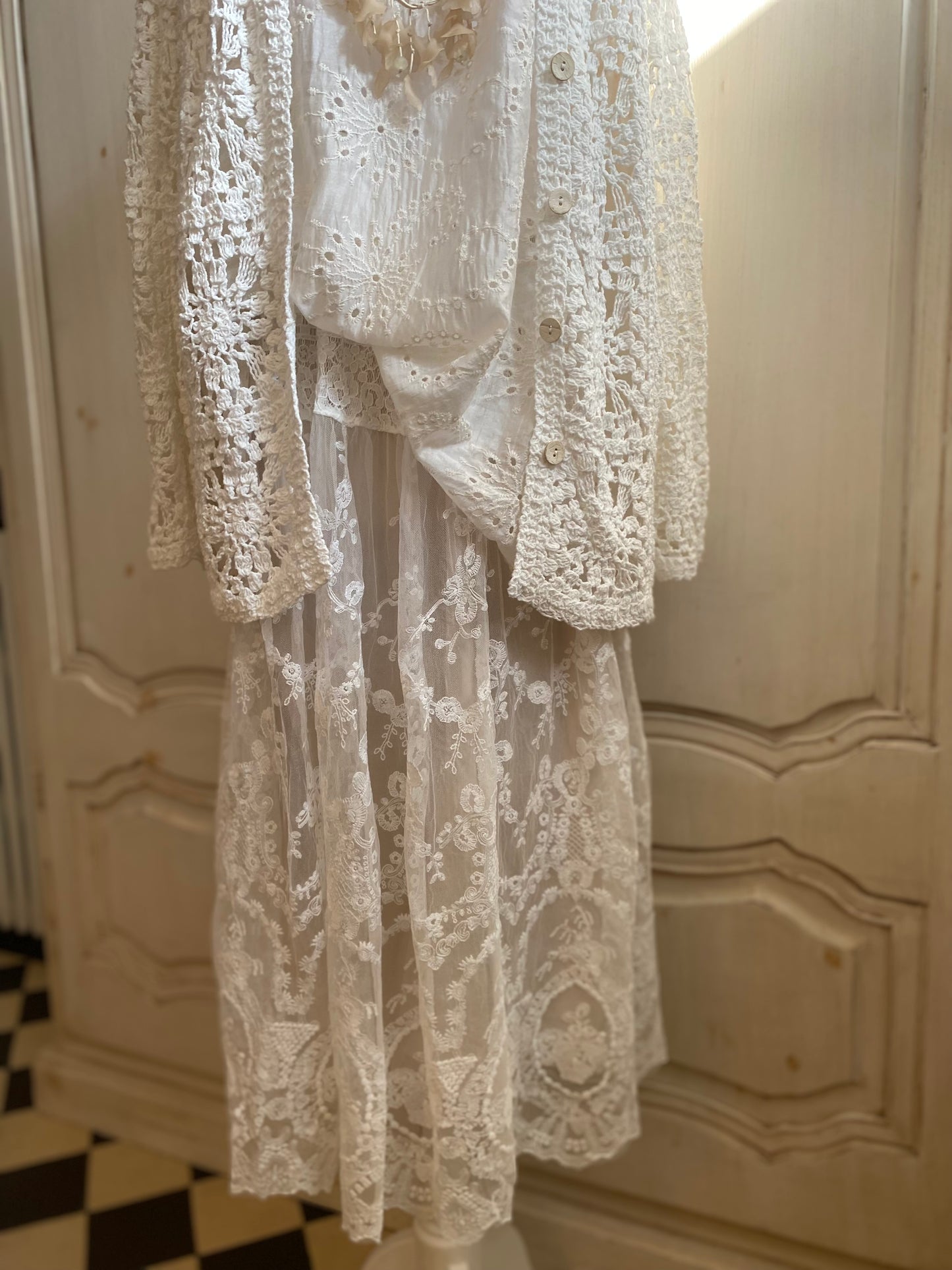 Tenue Loona 4 pièces convient du 38 au 46