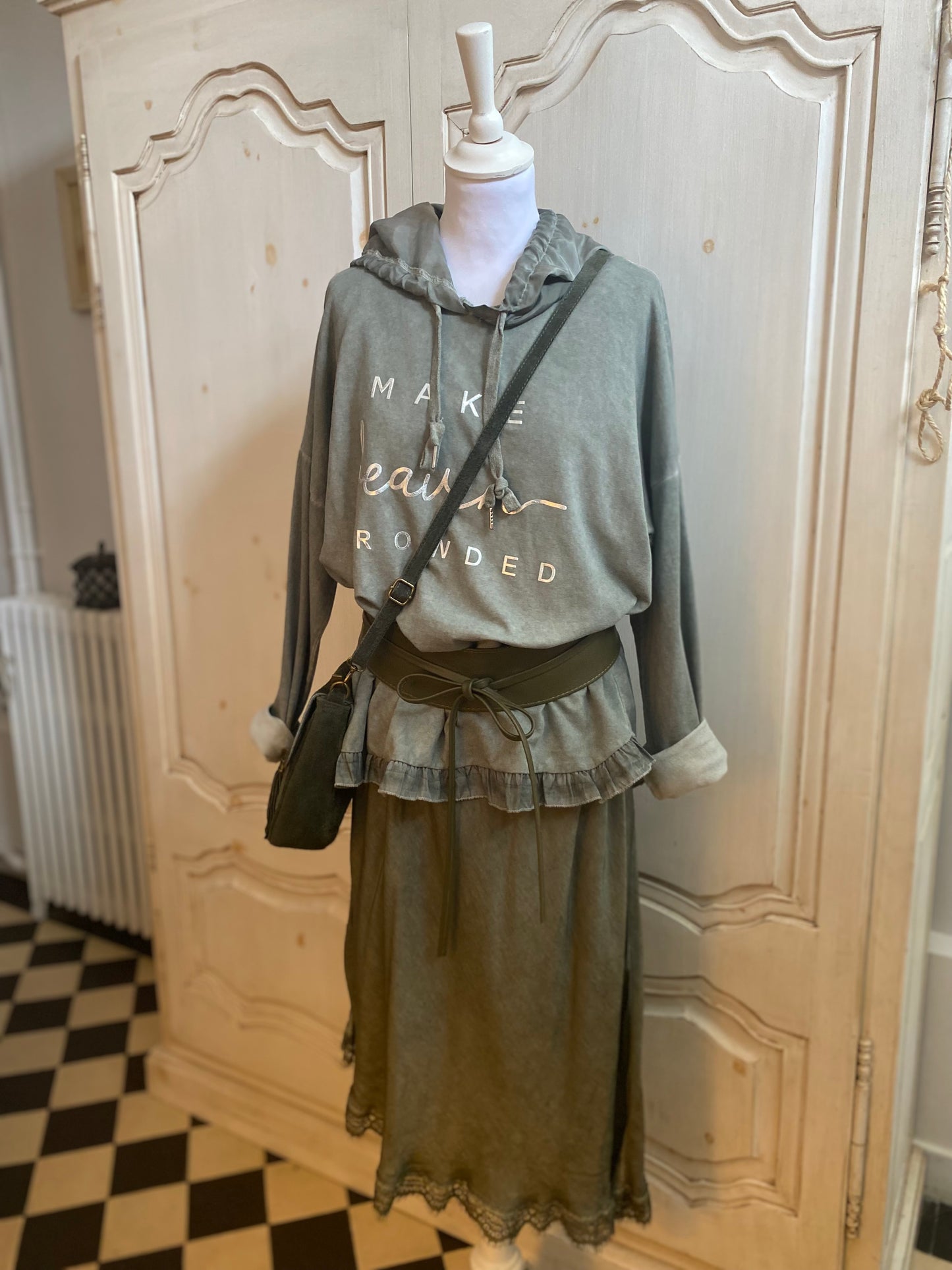 Promo -20% Tenue Kitaria 4 pieces convient du 42 au 48