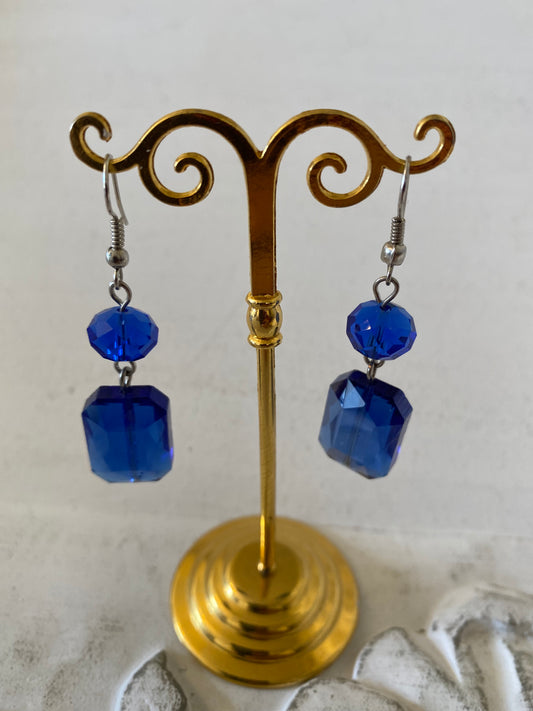 Boucle d’oreille cristal bleu