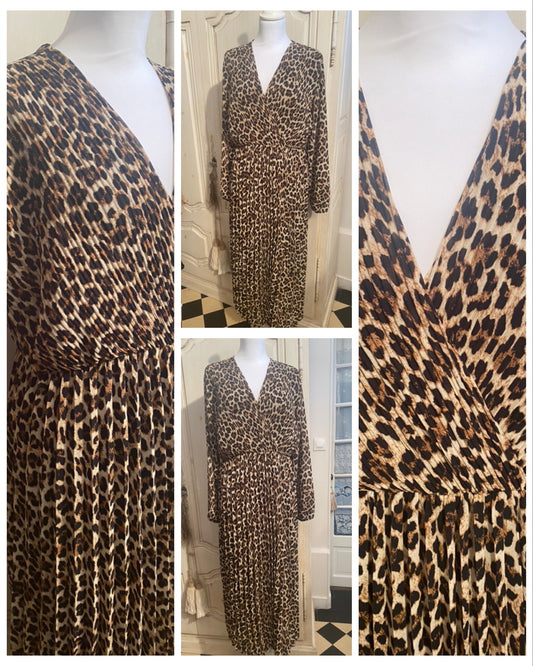 Robe panthère convient du 42 au 48