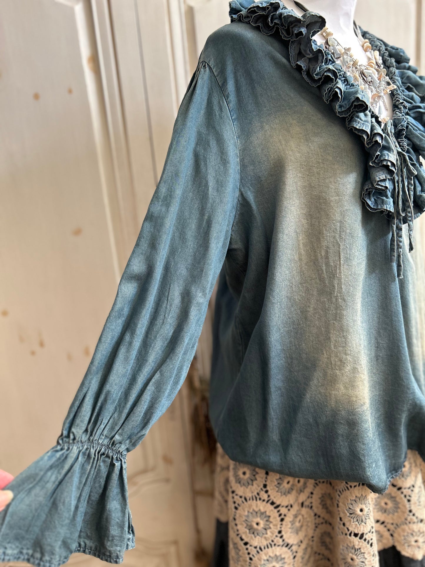 Tenue Gloria  pièces vient du 40 au 48 ￼