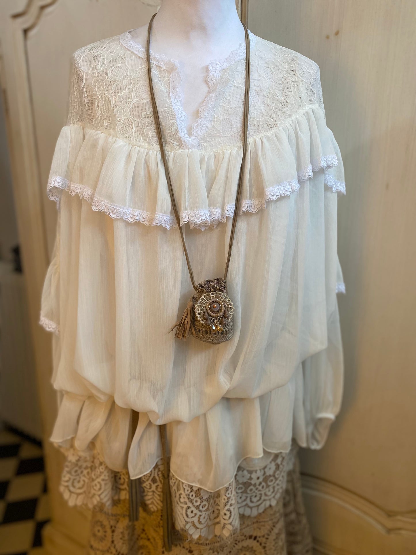 Tenue 4 pieces convient du 46 au 48